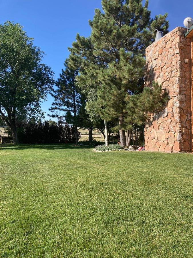 Yellowstone Cattle Baron Ensuite, Private Entrance & Parking - Prairie Rose B&B Cheyenne Esterno foto
