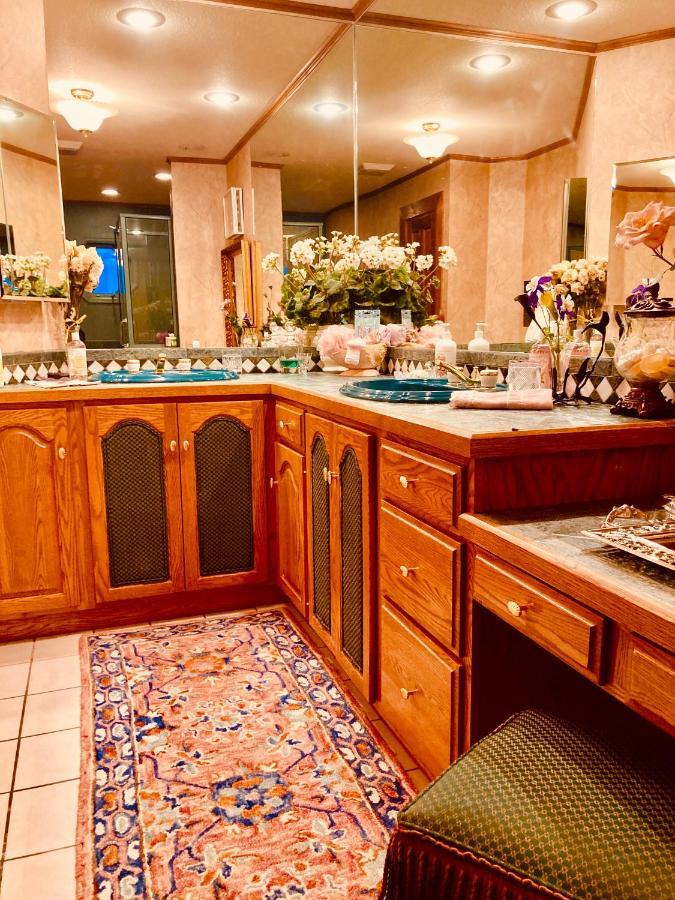 Yellowstone Cattle Baron Ensuite, Private Entrance & Parking - Prairie Rose B&B Cheyenne Esterno foto