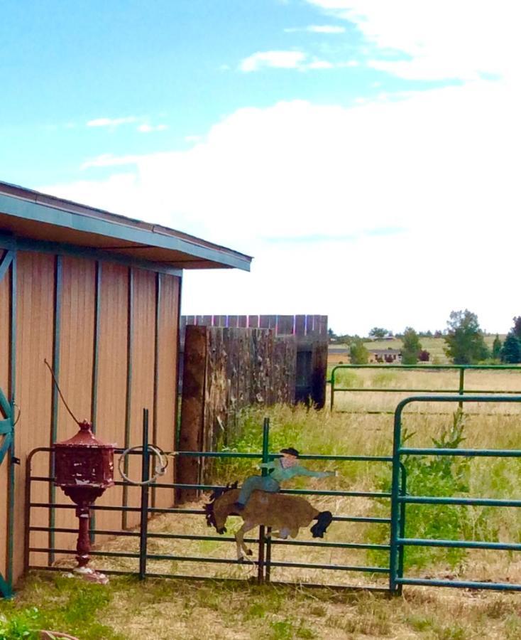 Yellowstone Cattle Baron Ensuite, Private Entrance & Parking - Prairie Rose B&B Cheyenne Esterno foto