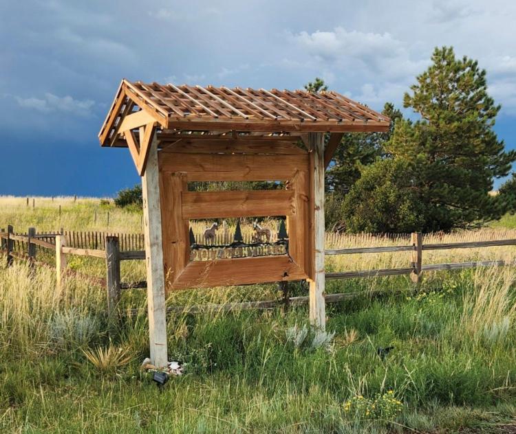 Yellowstone Cattle Baron Ensuite, Private Entrance & Parking - Prairie Rose B&B Cheyenne Esterno foto